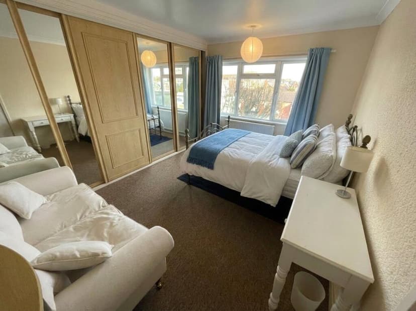 Tyndalls Park Road - Image 1