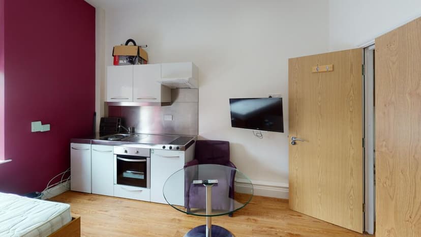 Kings Parade Avenue - Image 2