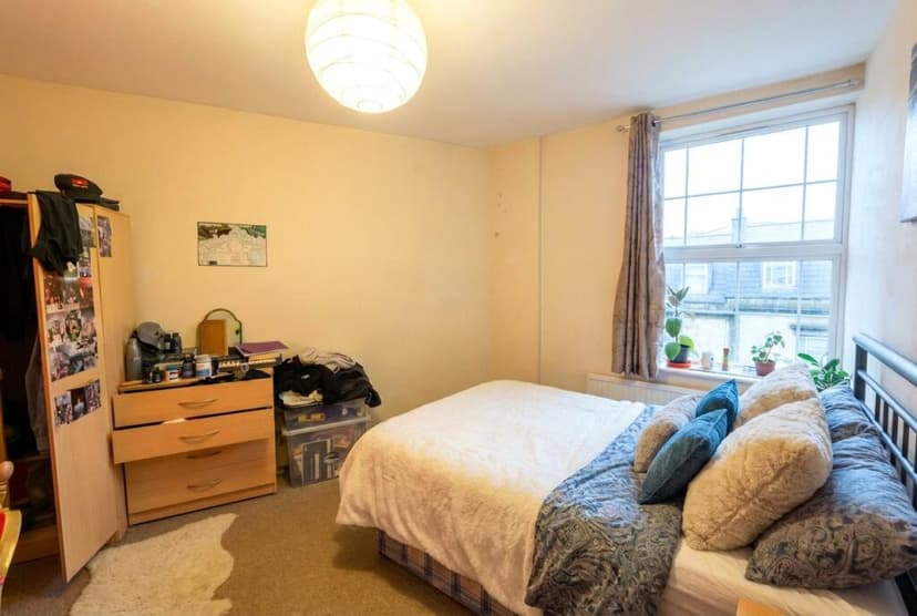 Floor 3 Byron Place - Image 2