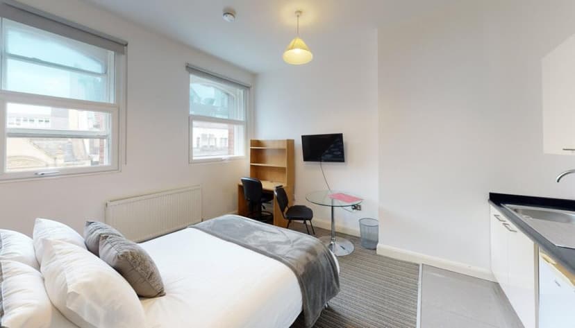 Carlton Chambers S14 - Image 2