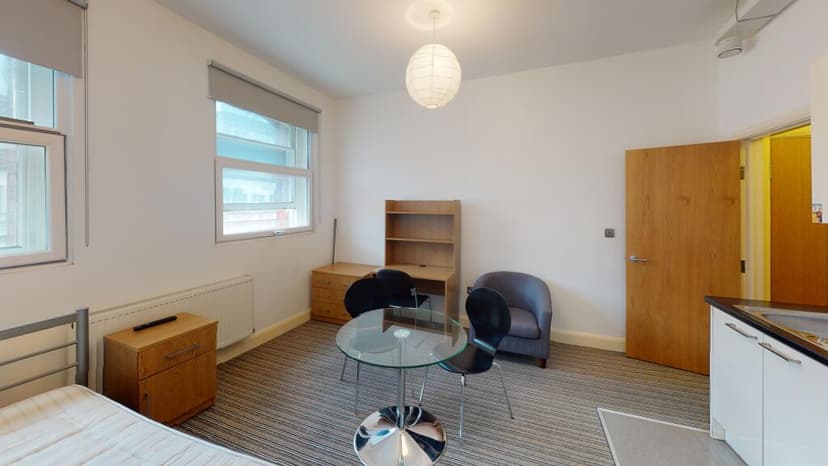 Carlton Chambers S15 - Image 4