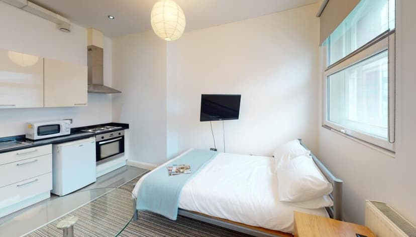 Carlton Chambers S15 - Image 1