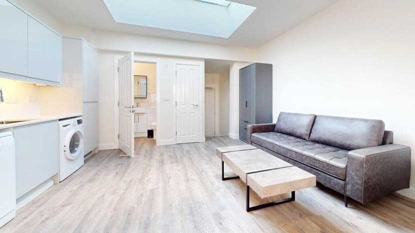 Clifton Lofts Apartments - Image 1