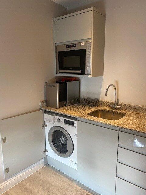 Meridian Place - Image 4