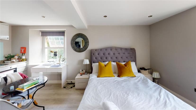 Meridian Place - Image 1