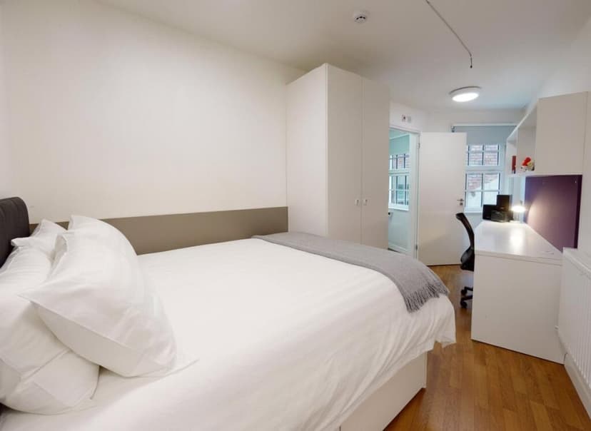 9 Pipe Lane Apartments - Image 1