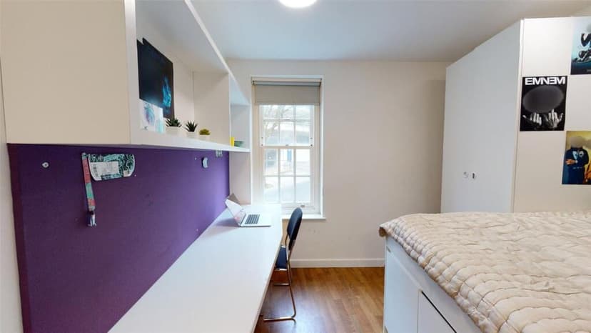 9 Pipe Lane Apartments - Image 4