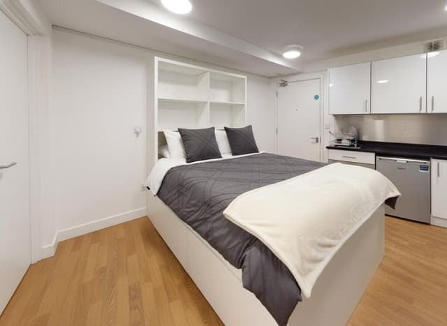 9 Pipe Lane Apartments