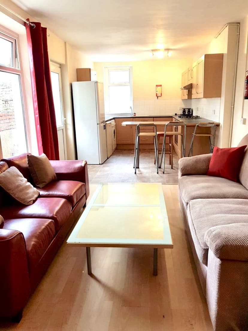 127 St Helens Avenue - Image 14