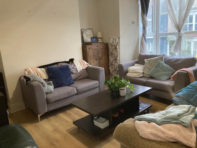 143 King Edwards Road - Image 8