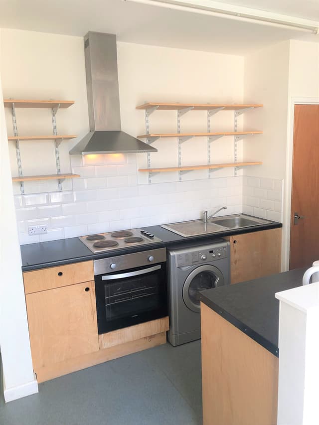 11 Dillwyn Street - Image 2