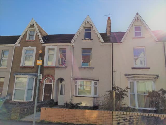 66 King Edwards Road - Image 4