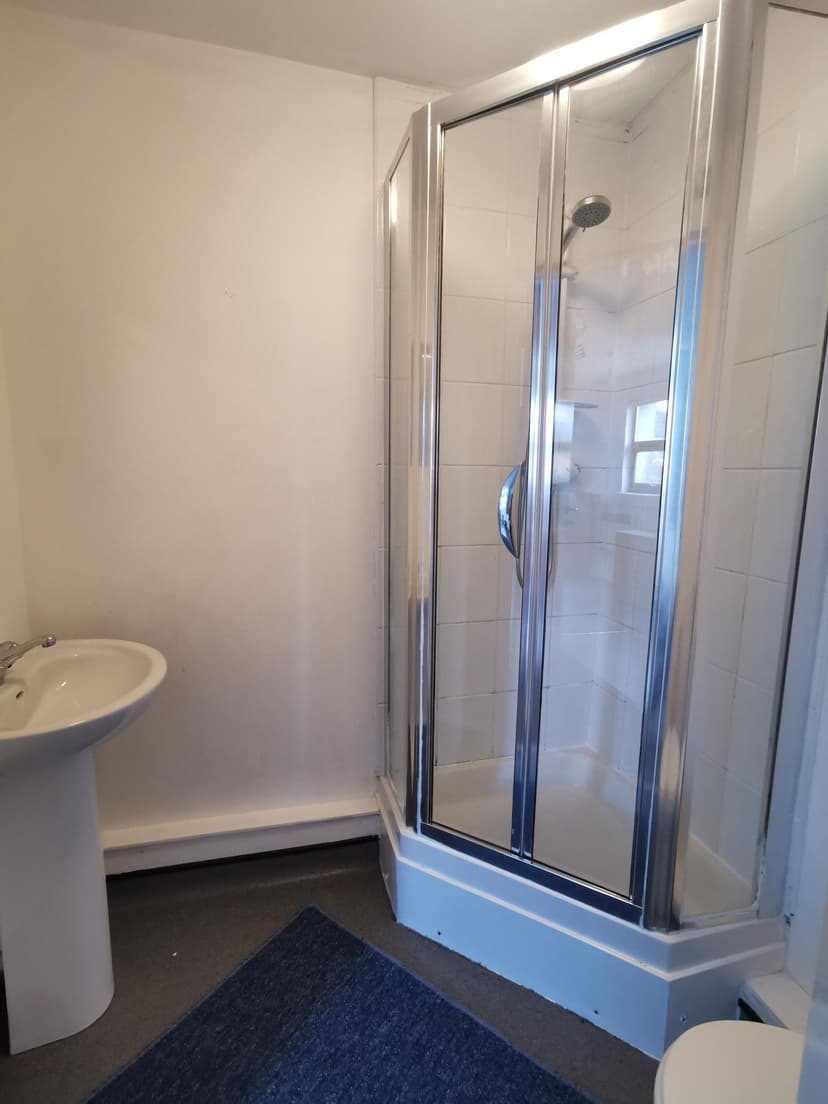 11 St Helens Road - Image 4