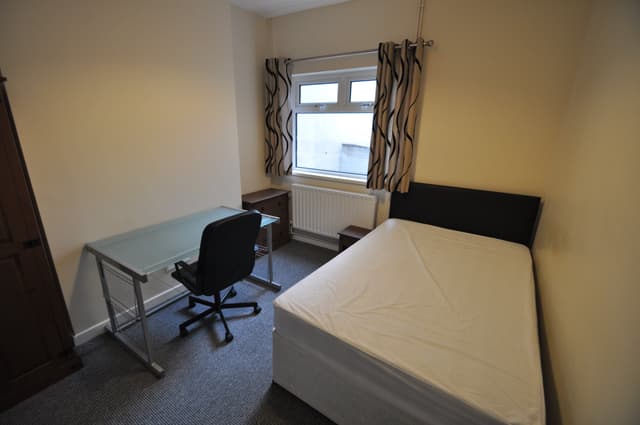 27 Baglan St - Image 12