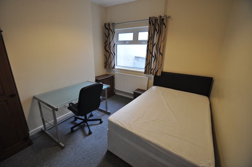 27 Baglan St - Image 12