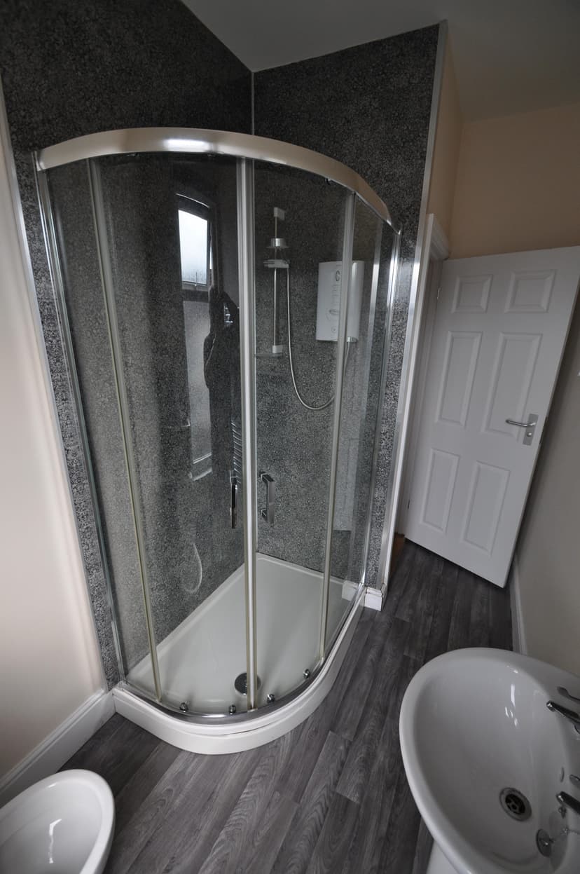 27 Baglan St - Image 15