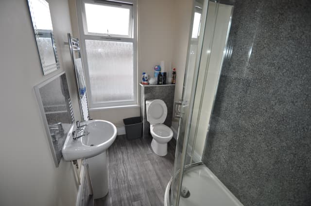 27 Baglan St - Image 16