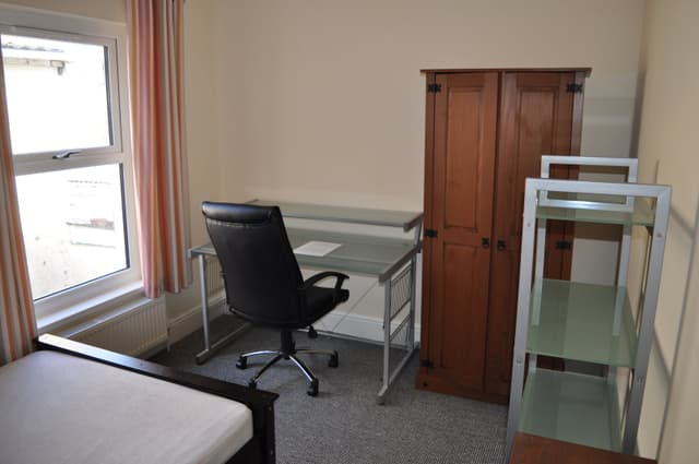 27 Baglan St - Image 6