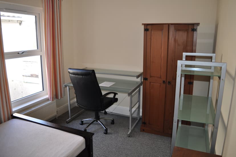 27 Baglan St - Image 6