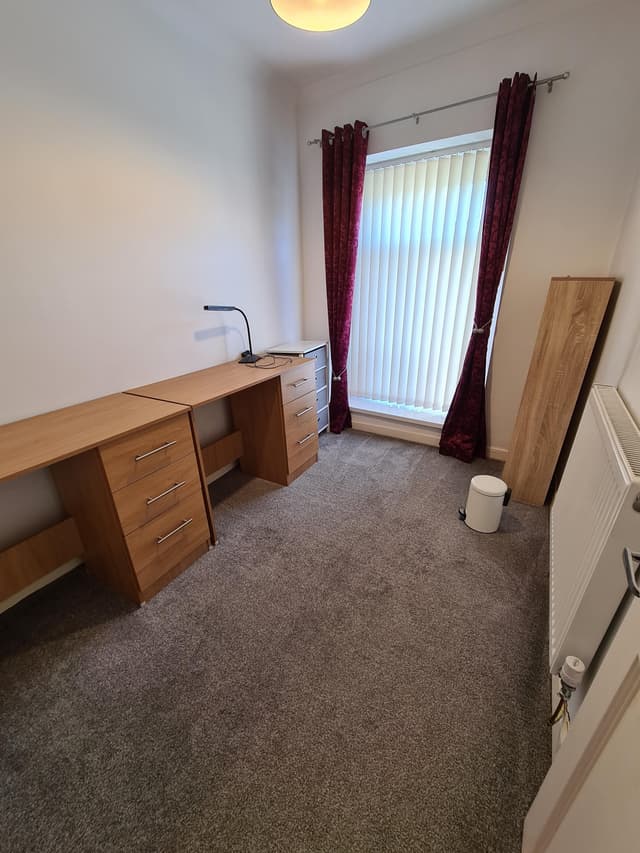 414 Carmarthen Road - Image 7