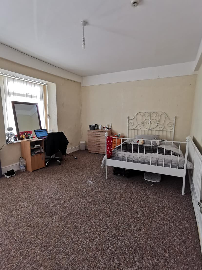 165 King Edwards Road - Image 9