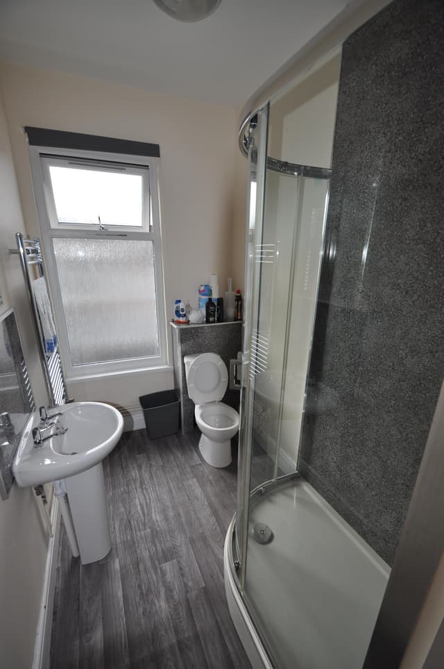 27 Baglan St - Image 14