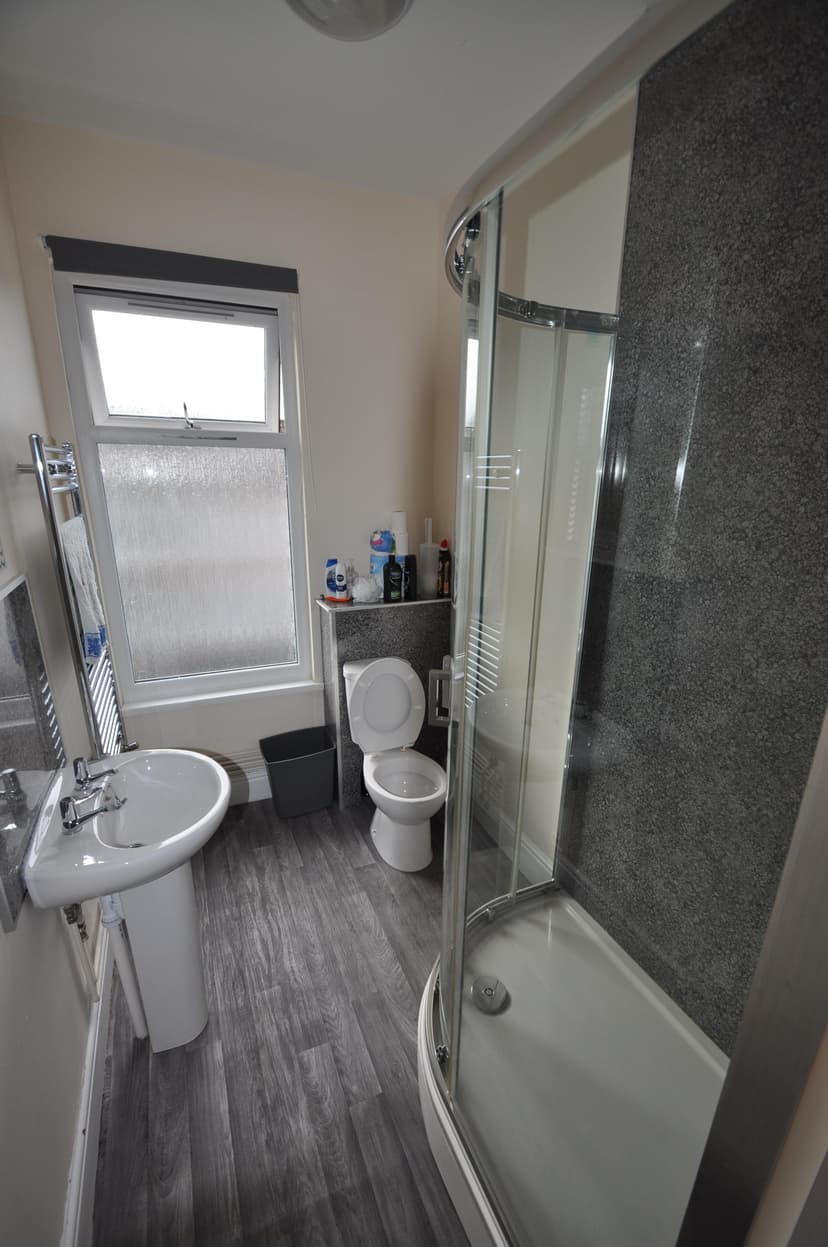 27 Baglan St - Image 14