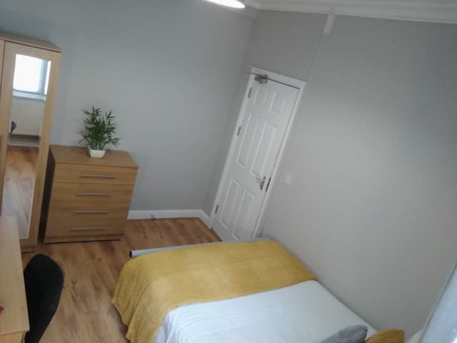 135 Danygraig Road - Image 6