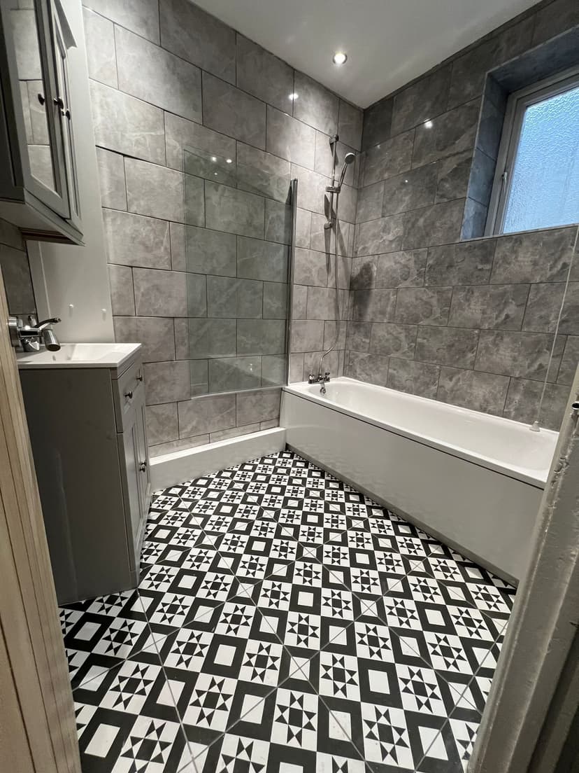 7 St Albans Road - Image 1