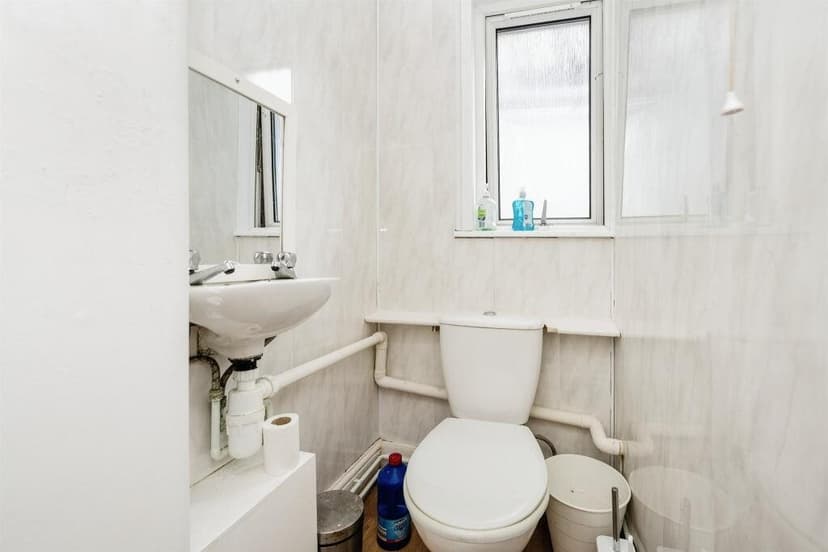 23 Brynymor Crescent - Image 5