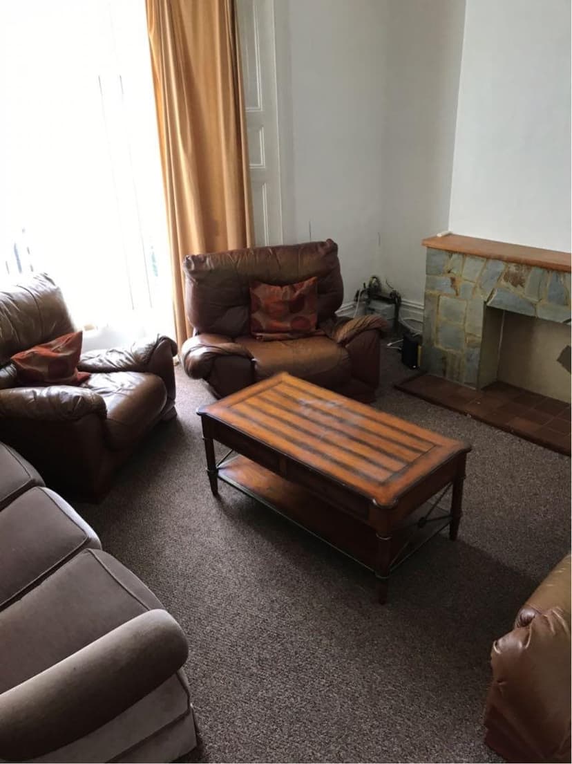 28 St Helens Avenue - Image 2