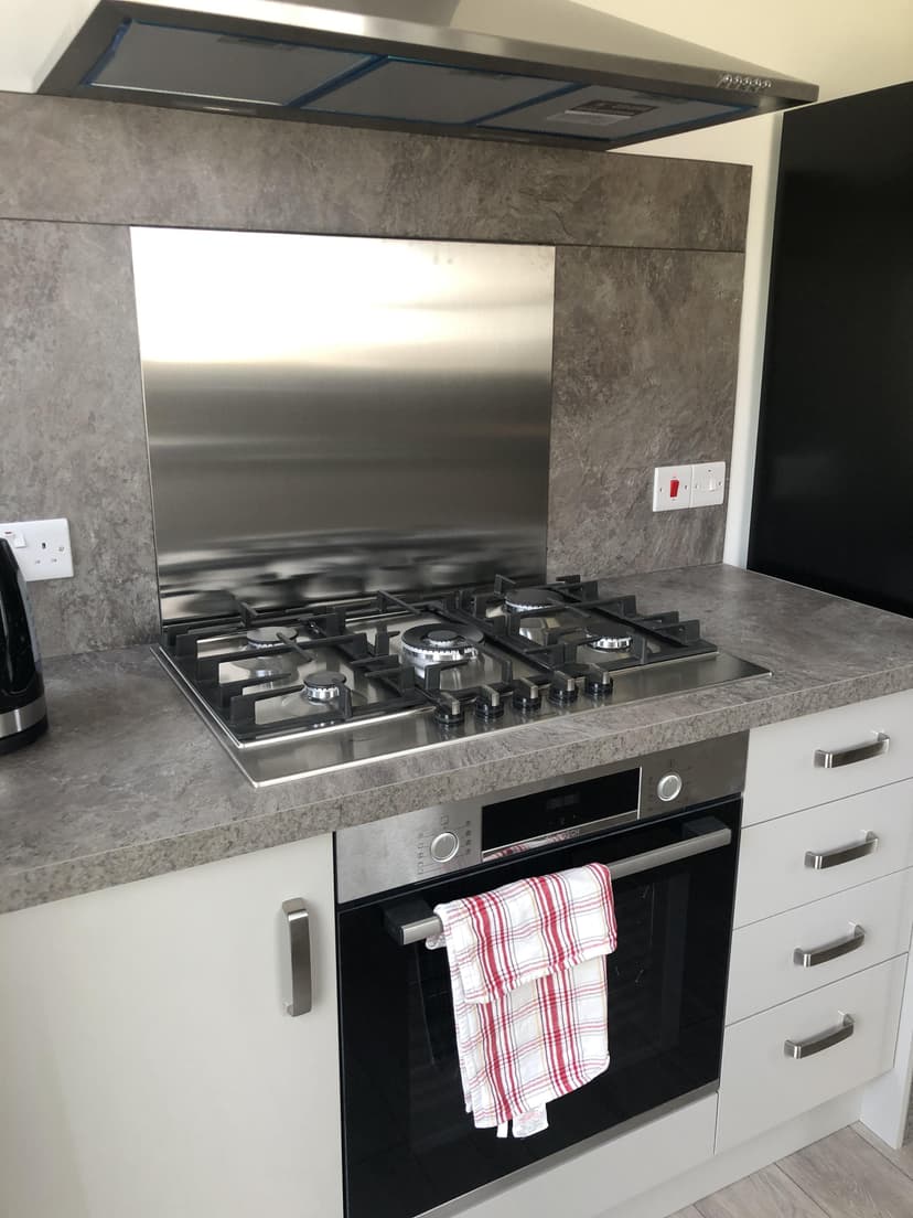 Melyn St Leger Crescent - Image 5