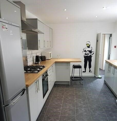 162 King Edward Road - Image 2