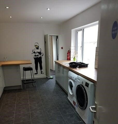 162 King Edward Road - Image 3