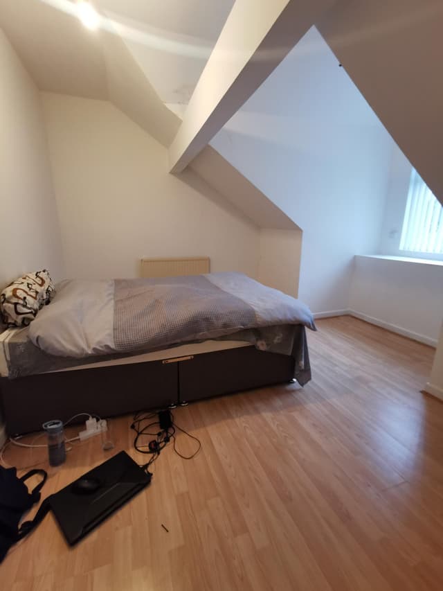 37 Carlton Terrace - Image 1