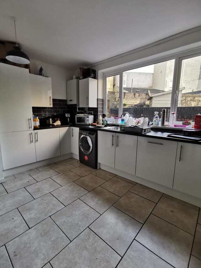 99 St Helens Road - Image 4