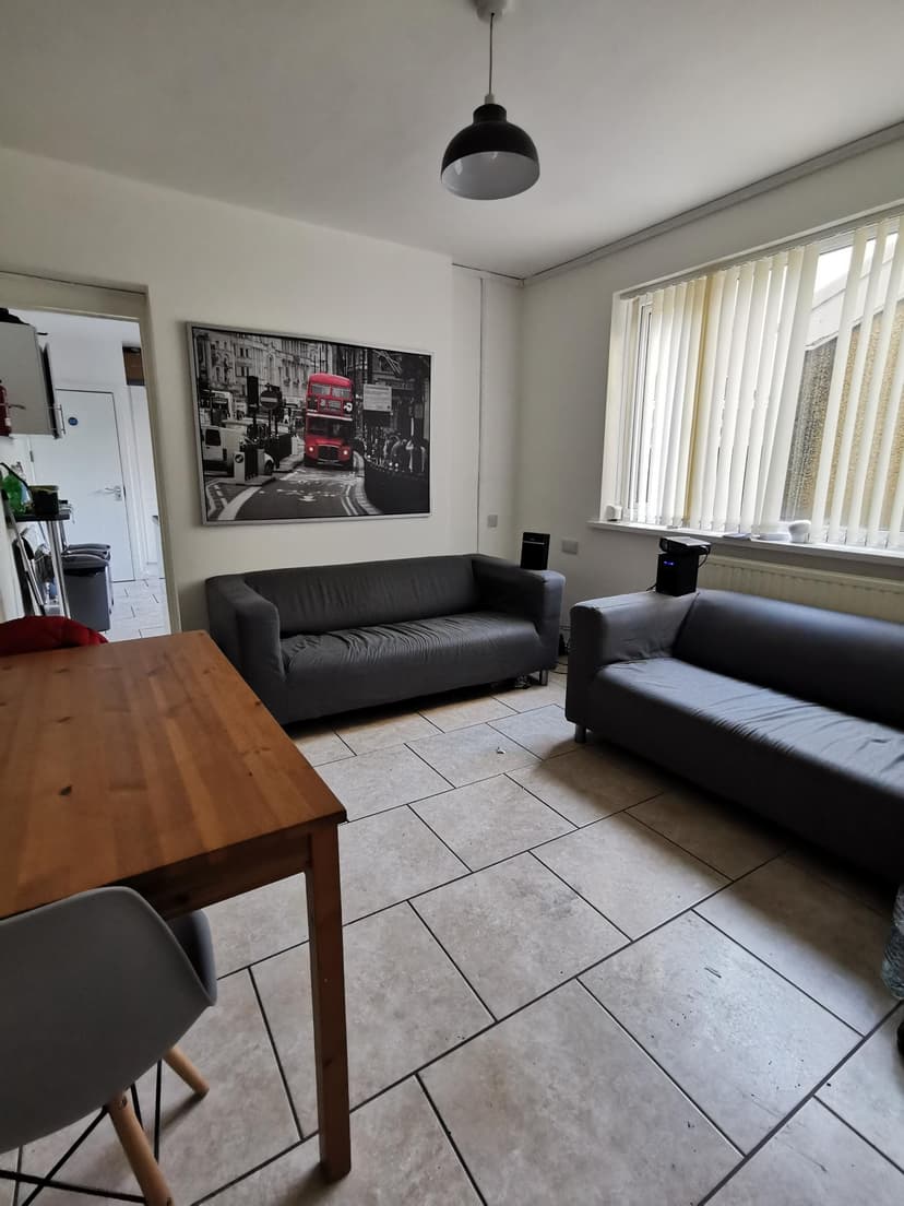 99 St Helens Road - Image 2