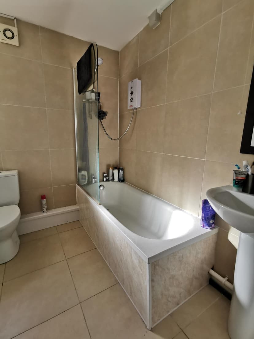 99 St Helens Road - Image 10