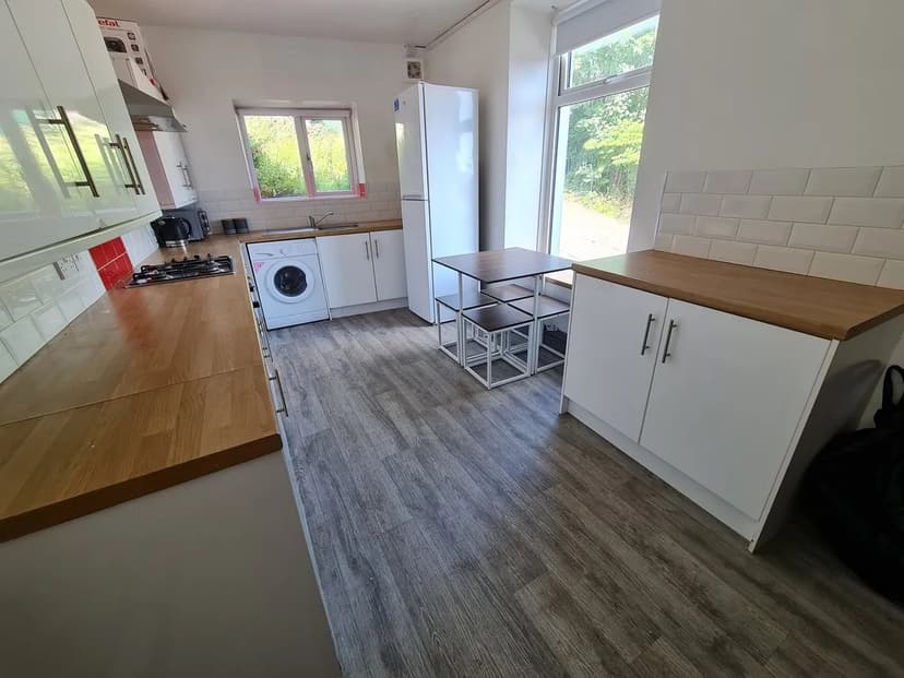 14 Terrace Road - Image 1