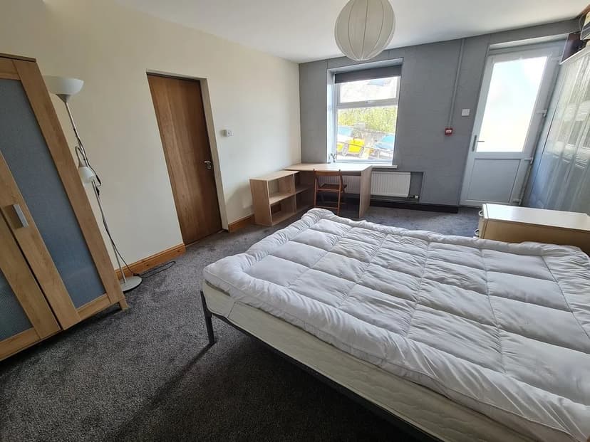 14 Terrace Road - Image 5