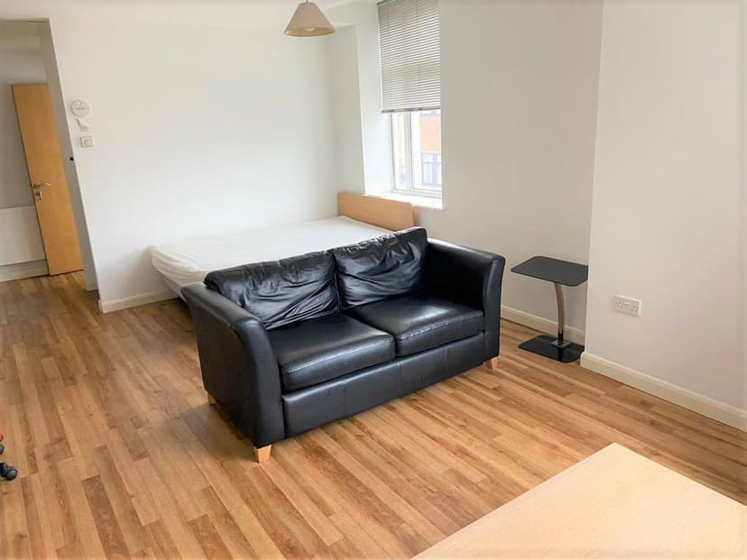 58-60 The Kingsway, Portland House - Image 3