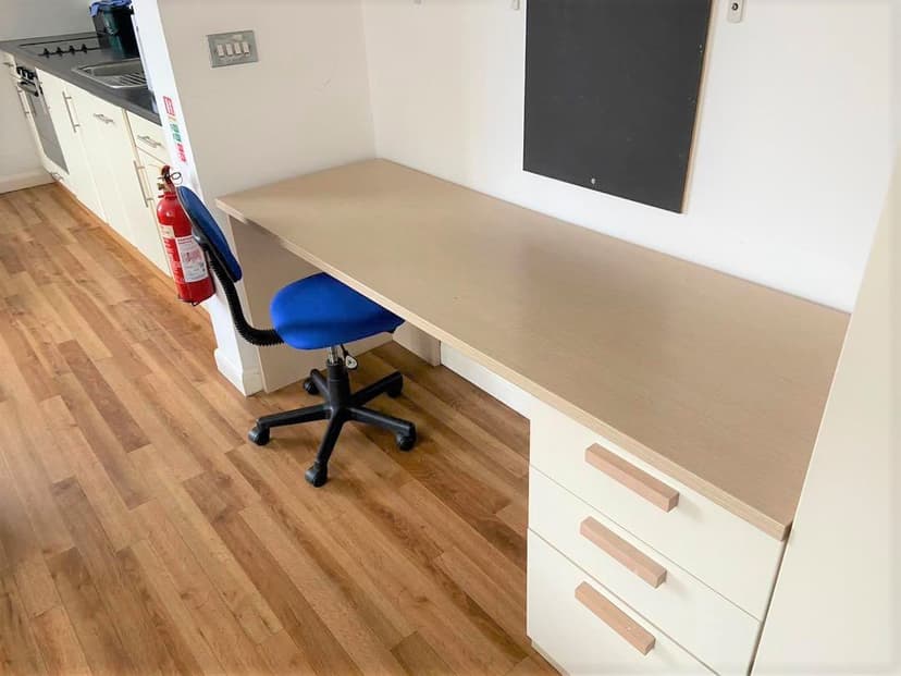 58-60 The Kingsway, Portland House - Image 2