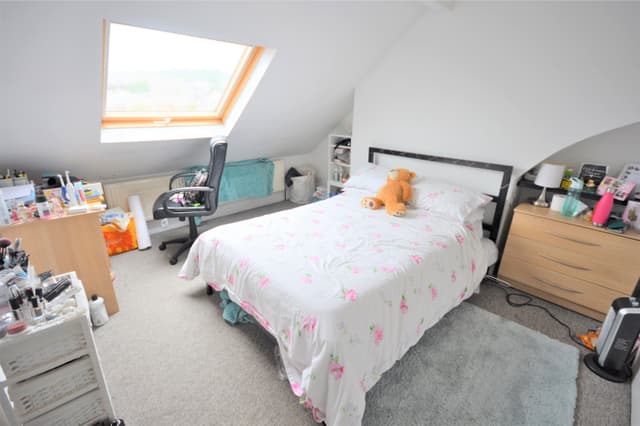 8 St Albans Road - Image 3