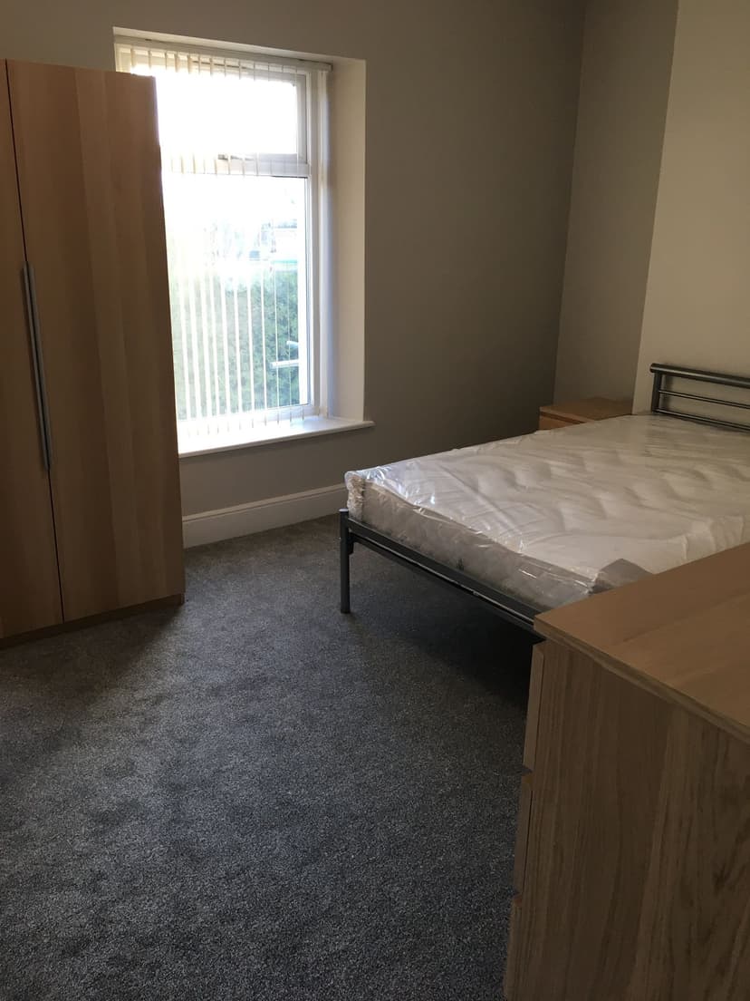 25  Danygraig Road - Image 5