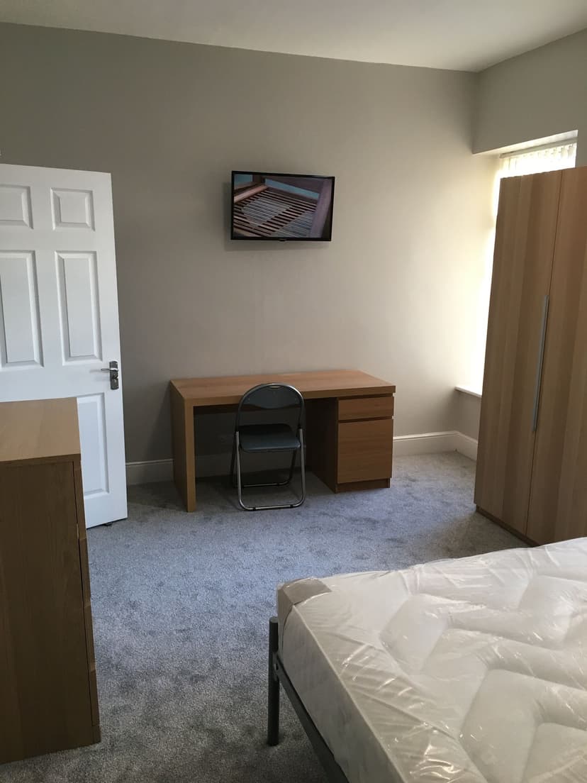 25  Danygraig Road - Image 6