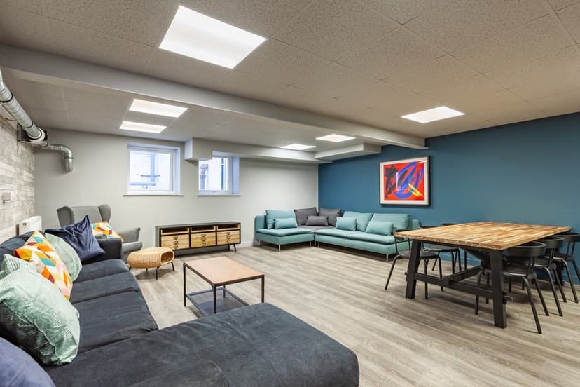 19 Princess Way, St Mary`s Court - Image 7