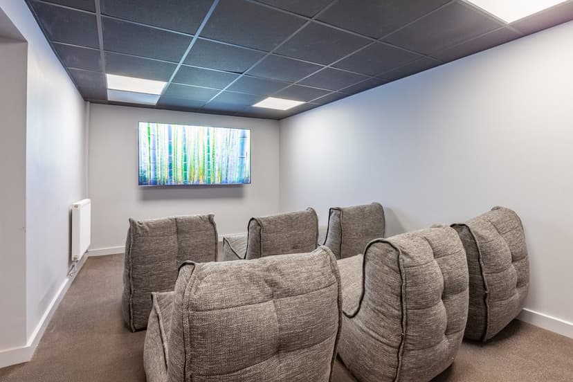 19 Princess Way, St Mary`s Court - Image 8