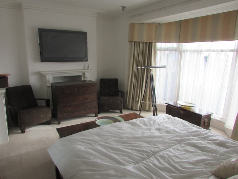 8 Heathfield - Image 4