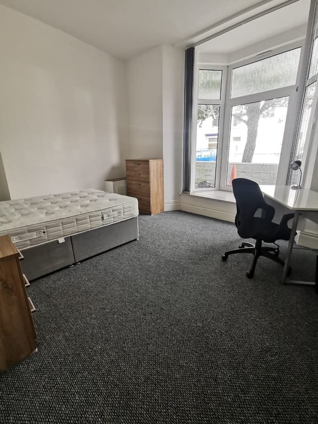 19 St Helens Avenue - Image 6