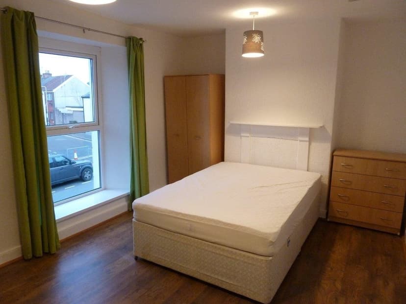 79 Argyle Street - Image 2